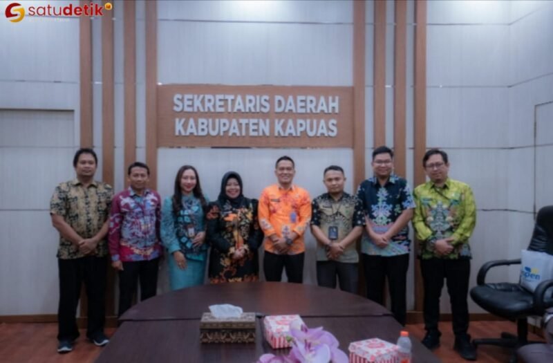 Foto Staf Ahli Bupati Kapuas Bidang Kemasyarakatan dan SDM bersama PT Taspen