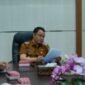 Sekda Kapuas Usis I Sangkai saat memimpin rapat koordinasi persiapan perizinan  pembangunan Dermaga Waterfront City  