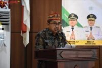 Asisten Administrasi Umum Setda Kapuas saat memberikan sambutan