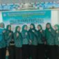 Ketua TP PKK Kecamatan Selat saat foto bersama dengan perwakilan pengurus TP PKK 8 Kelurahan dan 2 Desa
