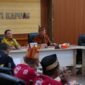 Foto Sekda Kabupaten Kapuas saat memimpin Rakor Penyusunan Laporan Kinerja Pelaksanaan Program Strategis Nasional  (PRO-SN)