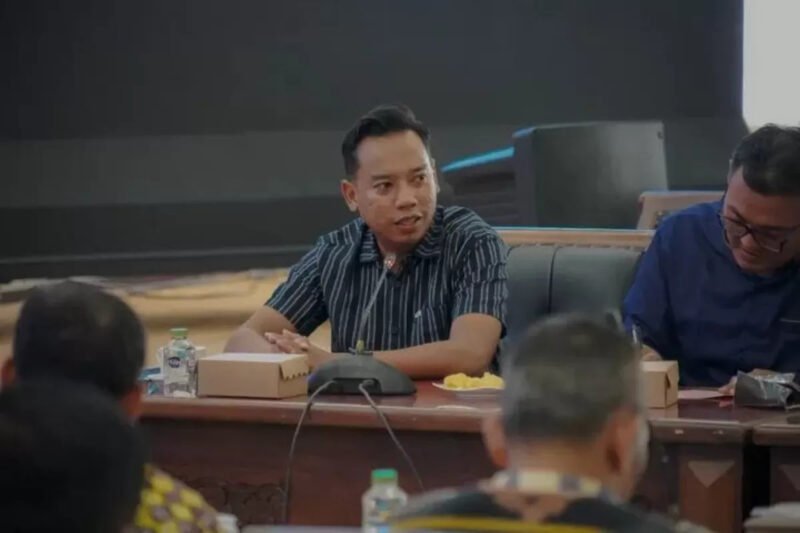 Ketua Komisi B DPRD Lumajang saat rapat koordinasi bersama Dinas Pariwisata
