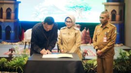 Bupati Lumajang saat membuka High Level Meeting TPID