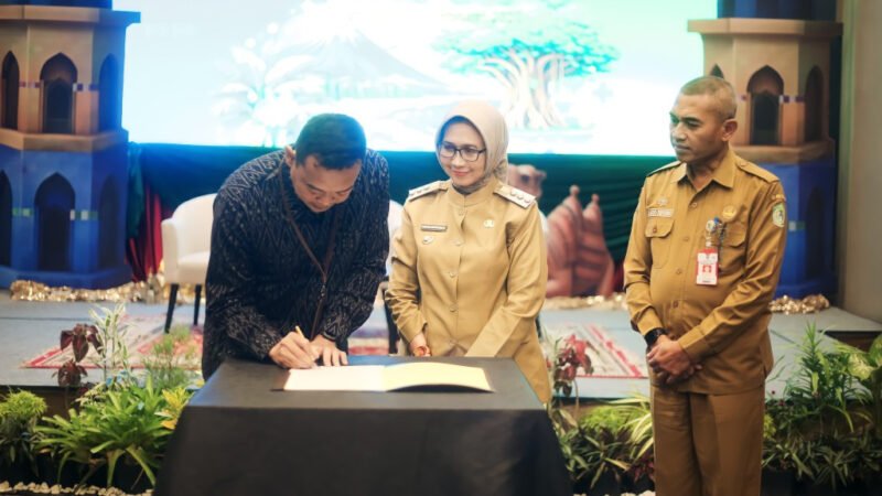 Bupati Lumajang saat membuka High Level Meeting TPID