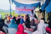 Ketua IDI Cabang Lumajang di acara bhakti sosial di Desa Sumberwuluh Candipuro