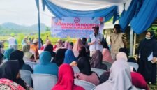 Ketua IDI Cabang Lumajang di acara bhakti sosial di Desa Sumberwuluh Candipuro