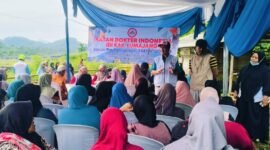 Ketua IDI Cabang Lumajang di acara bhakti sosial di Desa Sumberwuluh Candipuro