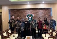 Bupati Lumajang Ir. Hj. Indah Amperawati, M.Si saat foto bersama