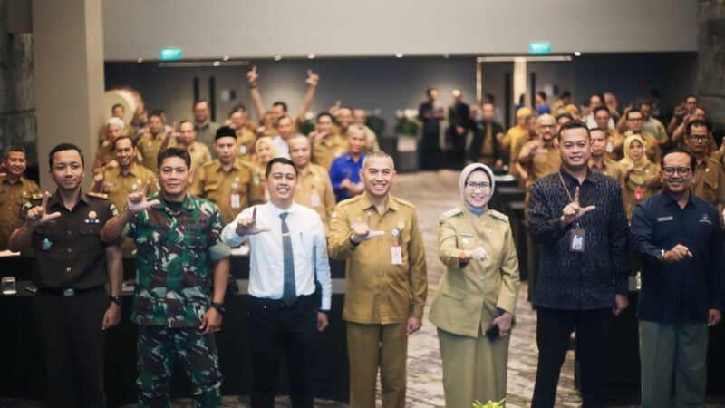 Bupati Lumajang saat foto bersama diacara Perkuat Pengendalian Inflasi