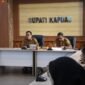 Staf Ahli Bupati Kapuas saat memimpin rapat RPK-KKPR 