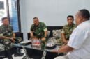 Ketua PWI Lumajang saat menerima kunjungan Tim Pusterad Mabes TNI AD didampingi Kasdim 0821 Lumajang Mayor Inf Tanuri