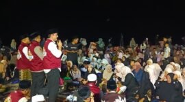 Wakil Bupati Lumajang Yudha Adji Kusumah, SH saat memberikan sambutan diacara Riding Syiar Sholawat di pantai Mbah Drajid Desa Wotgalih 