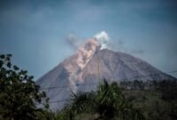 Penampakan Gunung Semeru 