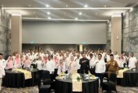 Bupati Lumajang foto bersama Tenaga Pendamping Profesional (TPP) diacara halalbihalal di Aston Hotel 