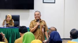 Asisten Administrasi  Akhmad Taufik saat memberikan sambutan diacara Rembug Stunting