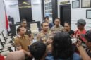 Kapolres Lumajang AKBP Alex Sandy Siregar saat memimpin Doorstop 