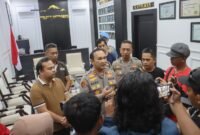 Kapolres Lumajang AKBP Alex Sandy Siregar saat memimpin Doorstop 