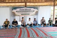 Waka ADM Perhutani SKPH Lumajang KPH Probolinggo saat menghadiri Halal Bihalal di pemandian Alam Jarit