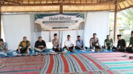 Waka ADM Perhutani SKPH Lumajang KPH Probolinggo saat menghadiri Halal Bihalal di pemandian Alam Jarit