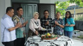 Bupati Lumajang didampingi Wabup saat meresmikan Rumah Singgah Graha Lamajang di Surabaya